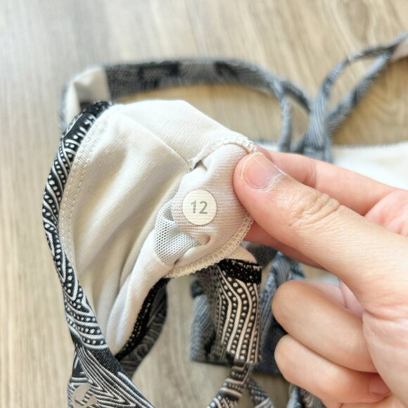 Lululemon Energy Bra in Mini Dottie Tribe White Black Size 12 - Picture 7 of 7